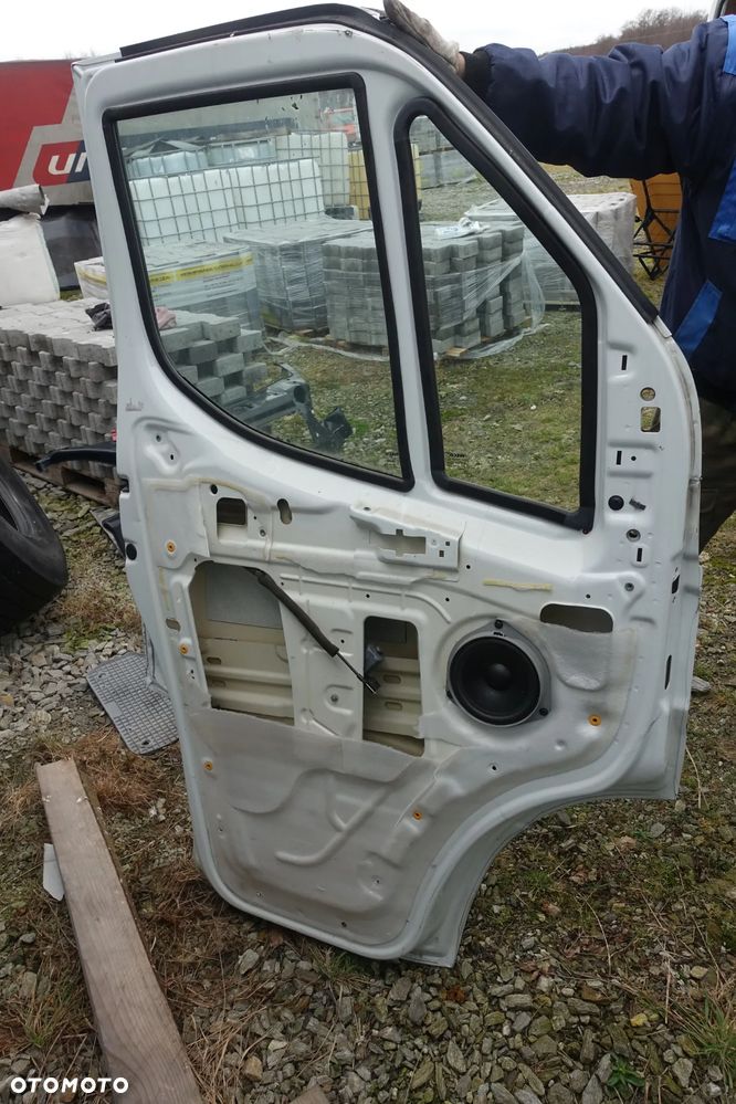 DRZWI LEWY PRZÓD IVECO DAILY 17r. - 5