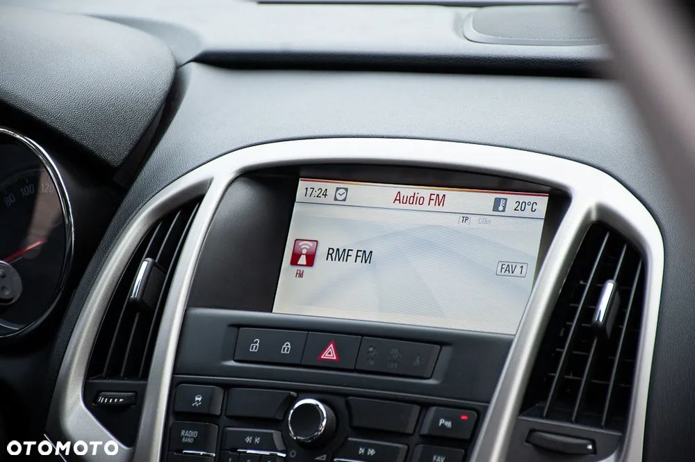 Opel Astra 1.6 Turbo 150 Jahre - 19