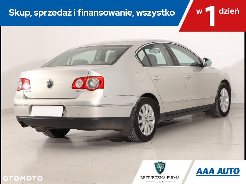 Volkswagen Passat - 6