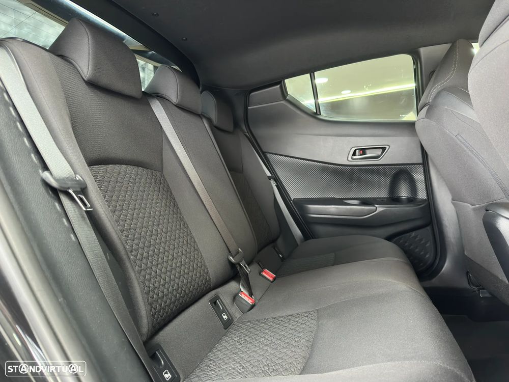 Toyota C-HR 2.0 Hybrid Square Collection - 34
