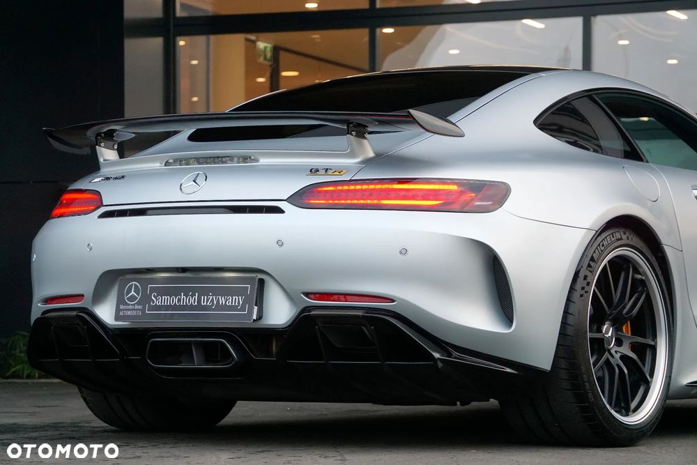 Mercedes-Benz AMG GT R - 12