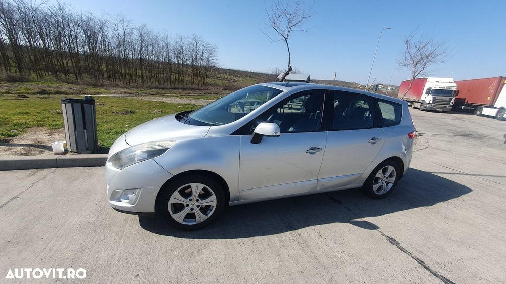 Renault Grand Scenic - 14