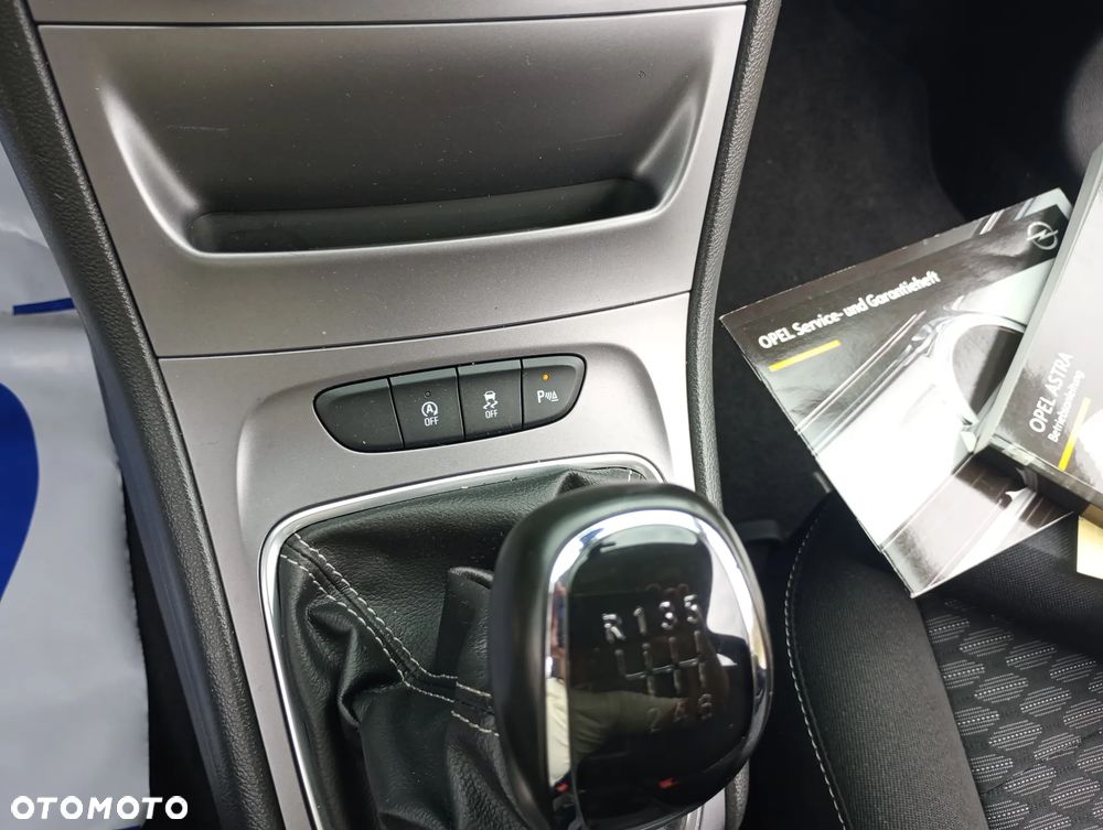 Opel Astra 1.4 Turbo Innovation - 23