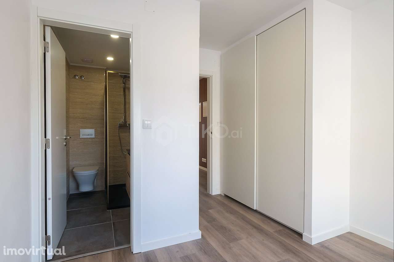 APARTAMENTO T3  NA AMORA – 100 m²  COMPLETAMENTE RENOVADO - Grande imagem: 4/28
