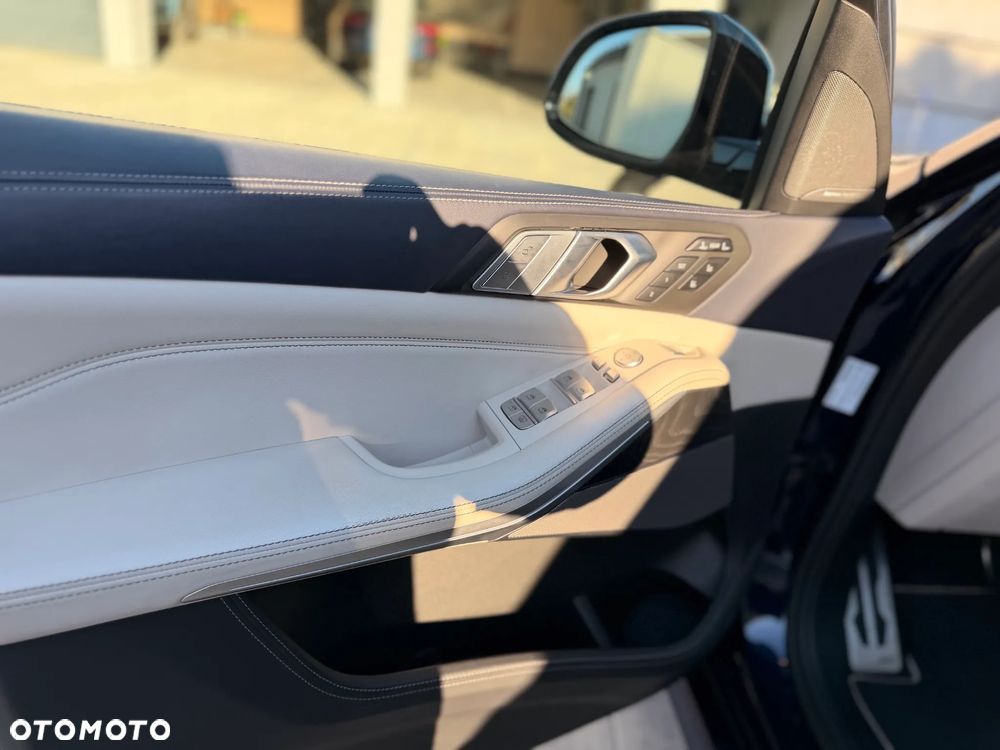 BMW X7 xDrive40d mHEV - 23