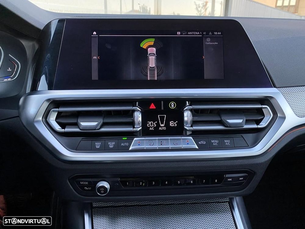 BMW 320 d Pack Desportivo M Auto - 34