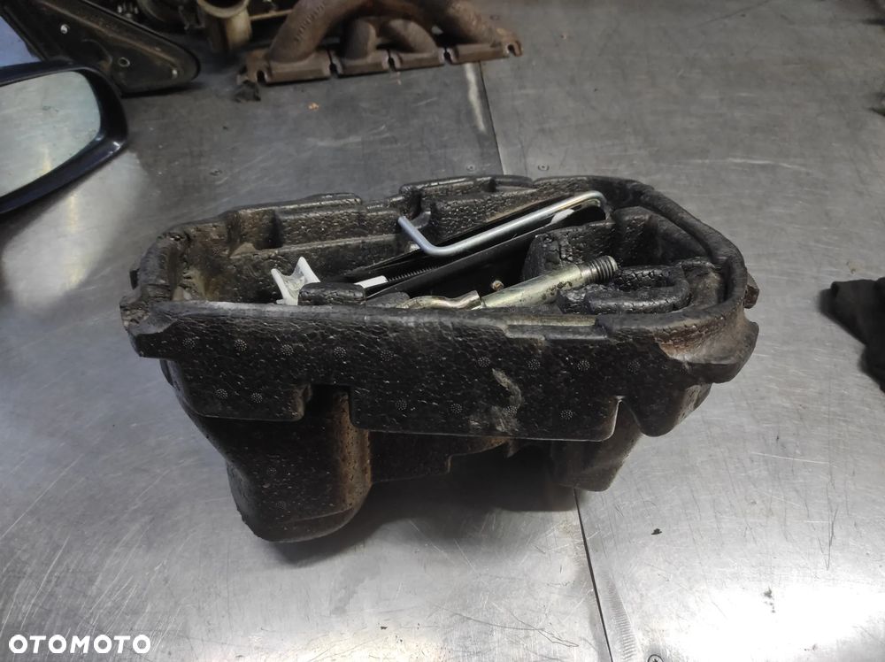 ZAPAS ZESTAW DO KOŁA KOMPLETNY WYPEŁNIENIE LEWAREK KLUCZ WKRĘTKA R15 AUDI A1 VW POLO 4 5 SEAT IBIZA 4 SKODA FABIA 2 3 ROOMSTER RAPID WYSYŁKA !!!!!! - 3