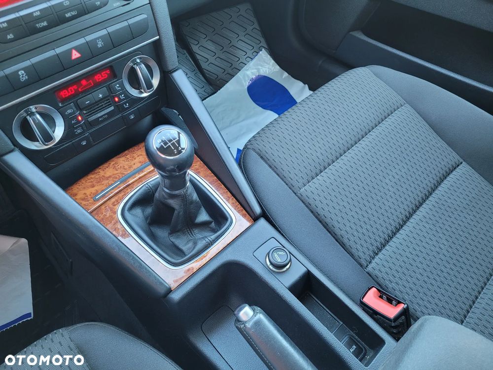 Audi A3 Sportback 1.6 TDI DPF Ambition - 11