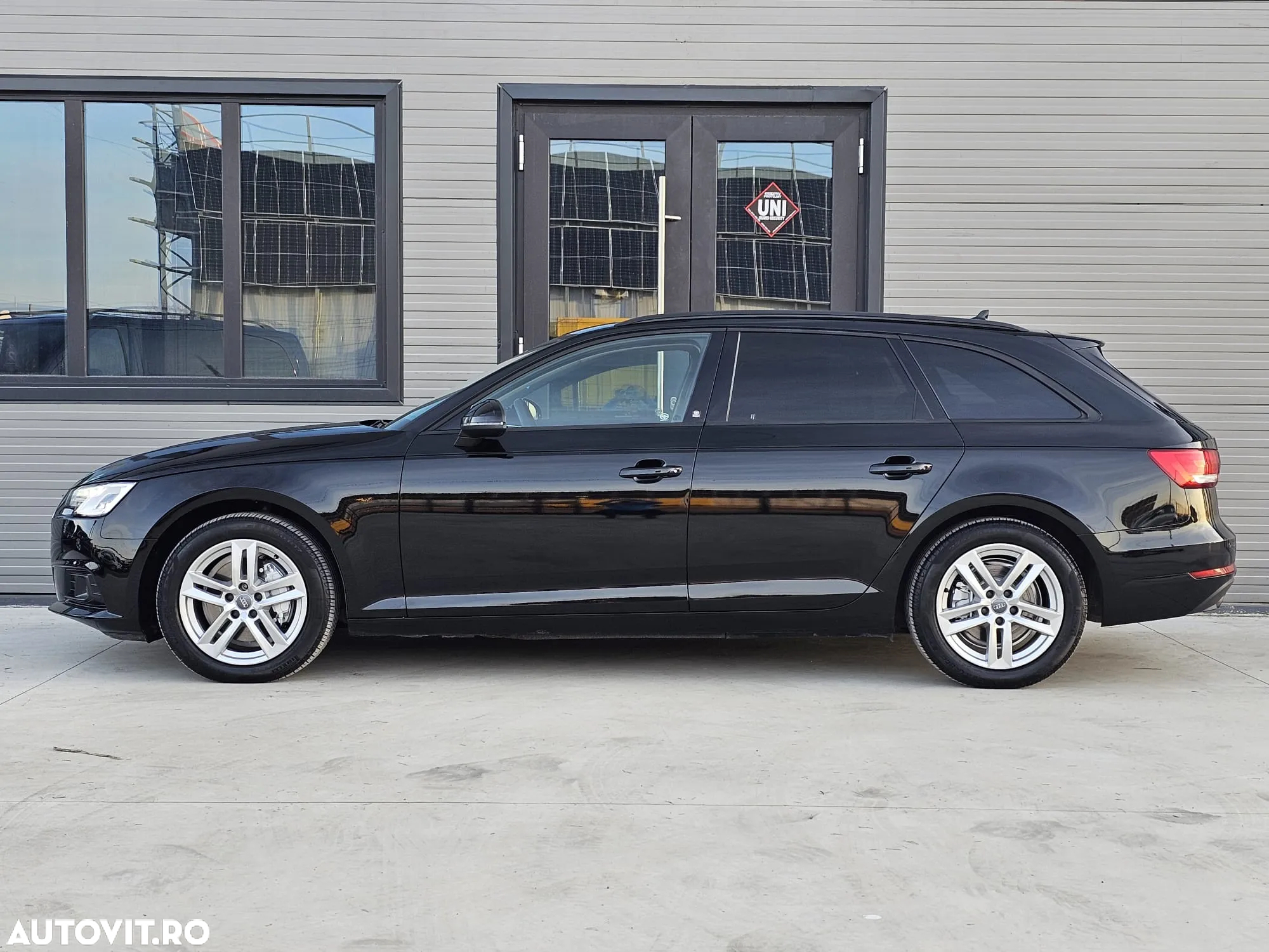 Audi A4 Avant 2.0 40 TDI quattro S tronic Advanced - 9