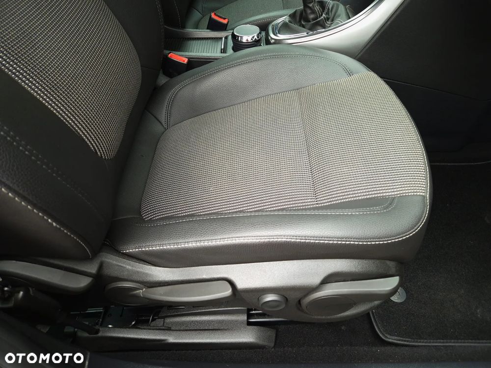 Opel Astra 1.6 Turbo Innovation - 33