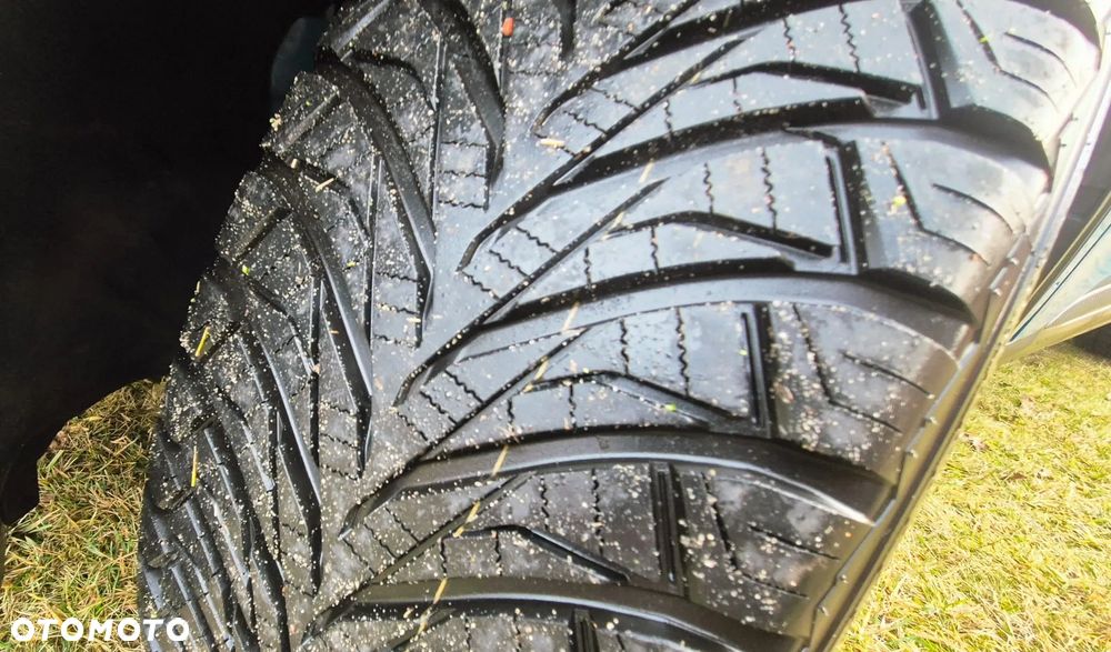 Ford Kuga 2.0 EcoBoost 4x4 Titanium - 23