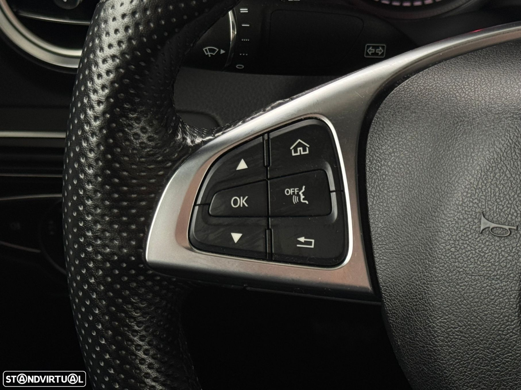 Mercedes-Benz C 180 AMG Line - 32