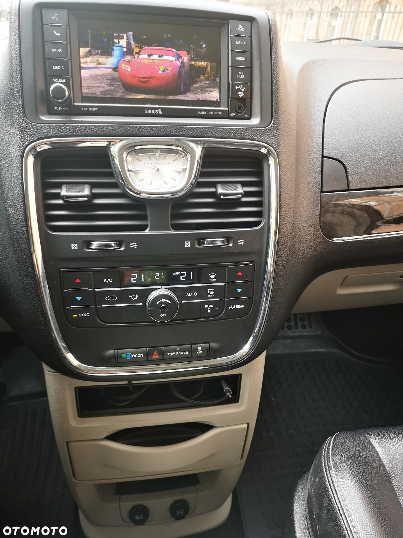 Chrysler Town & Country 3.6 Touring - 23