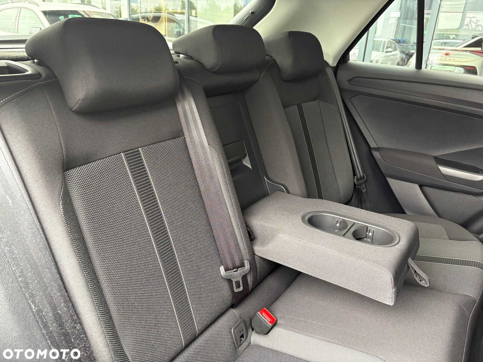 Volkswagen T-Roc - 15