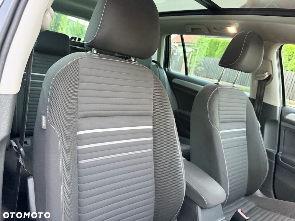 Volkswagen Golf - 5