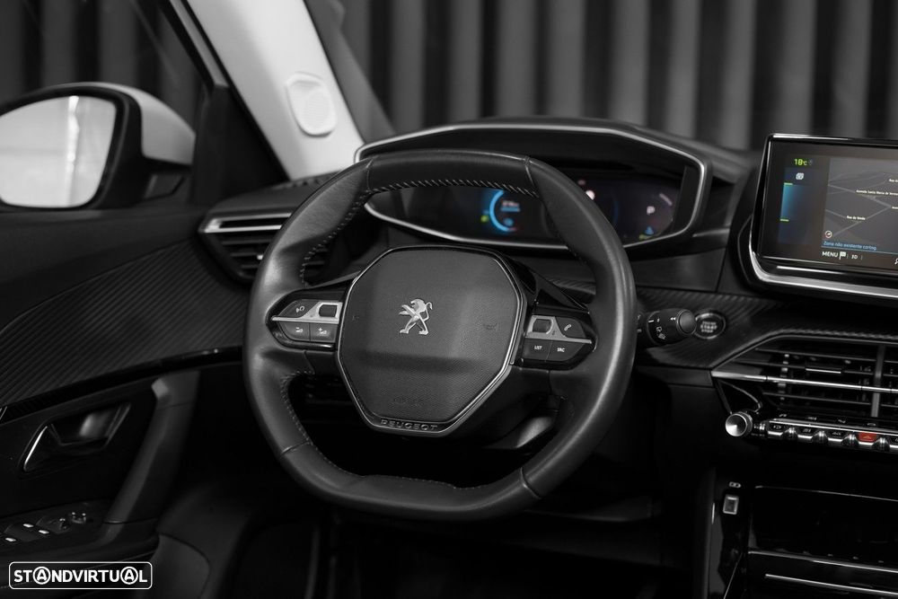 Peugeot e-2008 Allure - 16