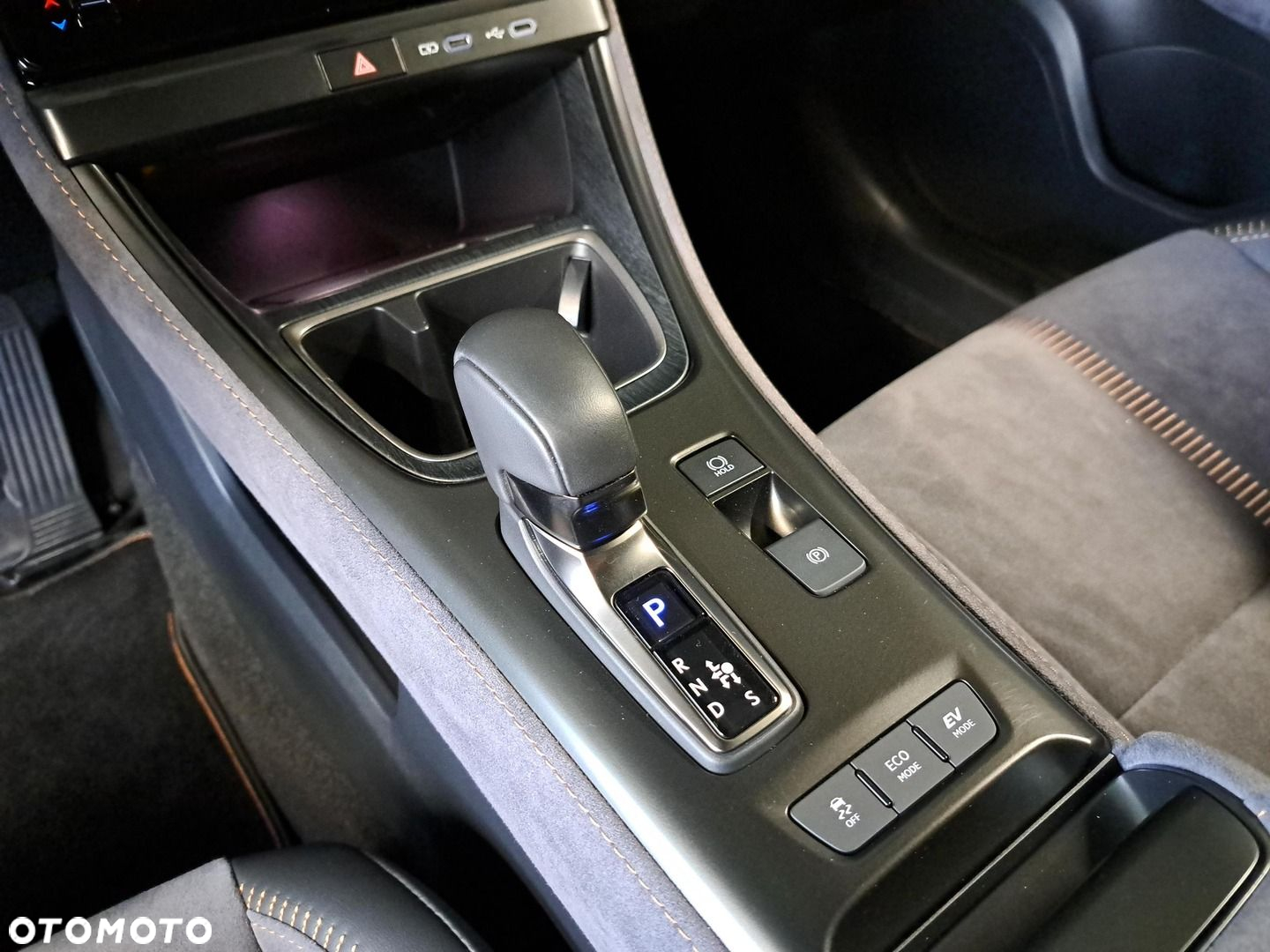 Lexus LBX 1.5 Hybrid Cool - 27
