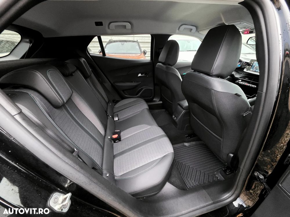Peugeot 2008 PureTech 130 EAT8 GT - 16