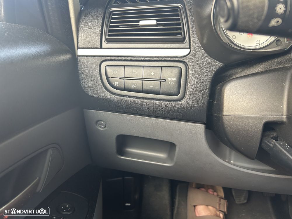 Fiat Linea 1.6 M-Jet Emotion - 27