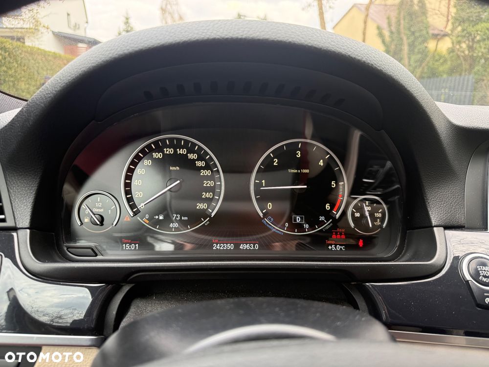 BMW Seria 5 525d xDrive Luxury Line - 16