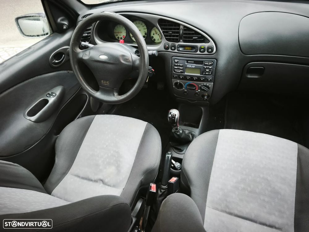 Ford Fiesta 1.8 TDdi Techno - 22