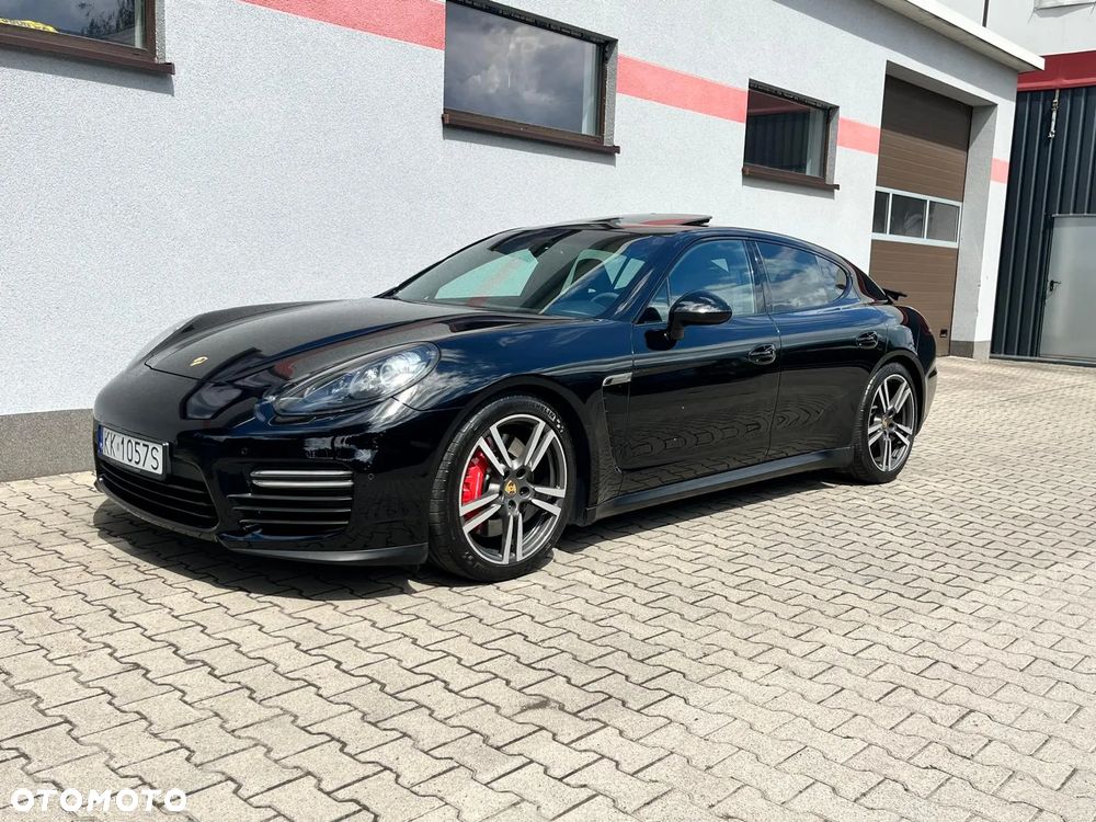 Porsche Panamera GTS - 37