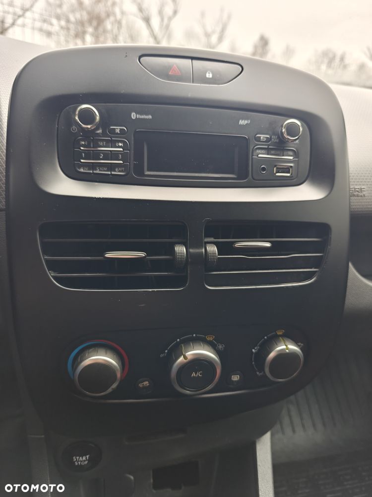Renault Clio 1.2 16V Life - 10