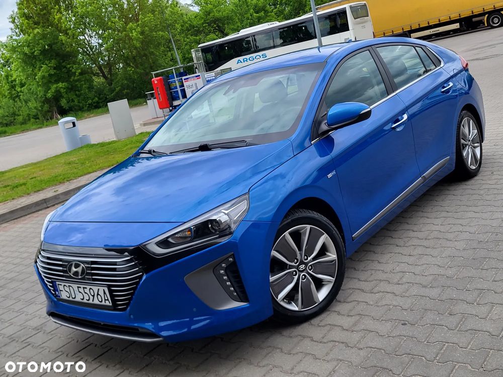 Hyundai IONIQ Hybrid Platinum - 2