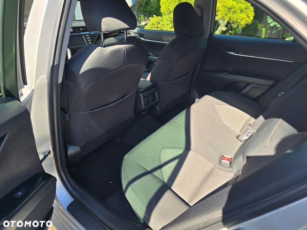 Toyota Camry 2.5 Hybrid Comfort CVT - 12