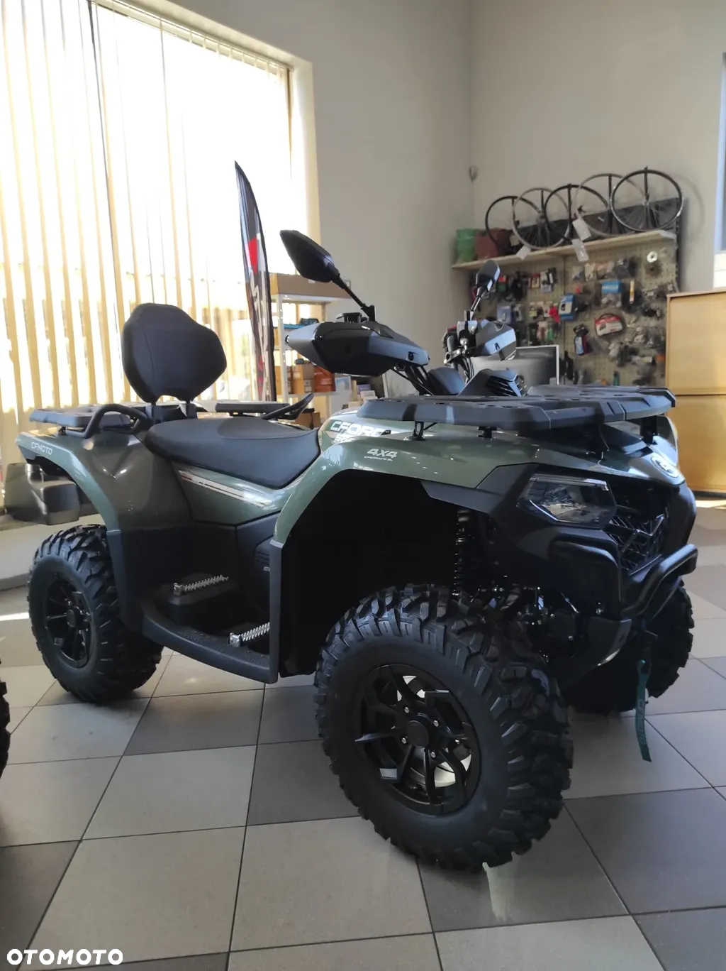 CFMoto CForce - 8