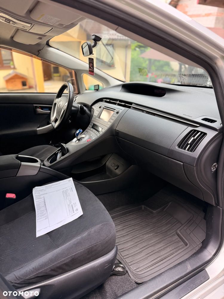 Toyota Prius 1.8 HSD Active - 24