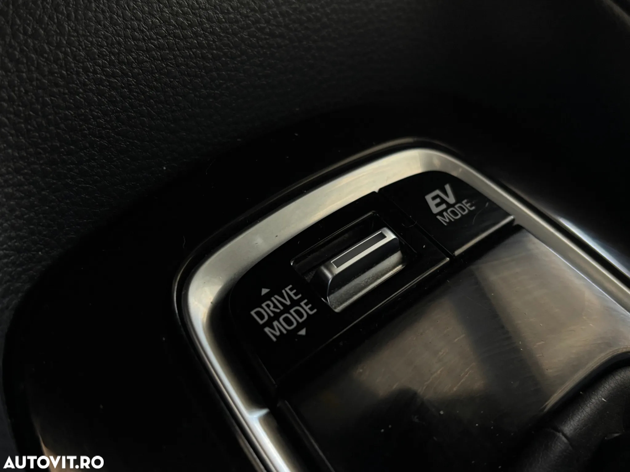 Toyota Corolla 1.8 Hybrid - 24