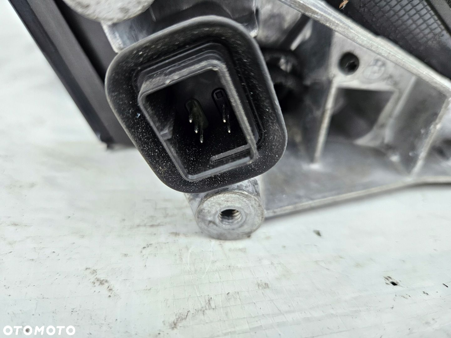 LUSTERKO BMW G30 G31 F0184101U66B LEWE 5 pin - 13