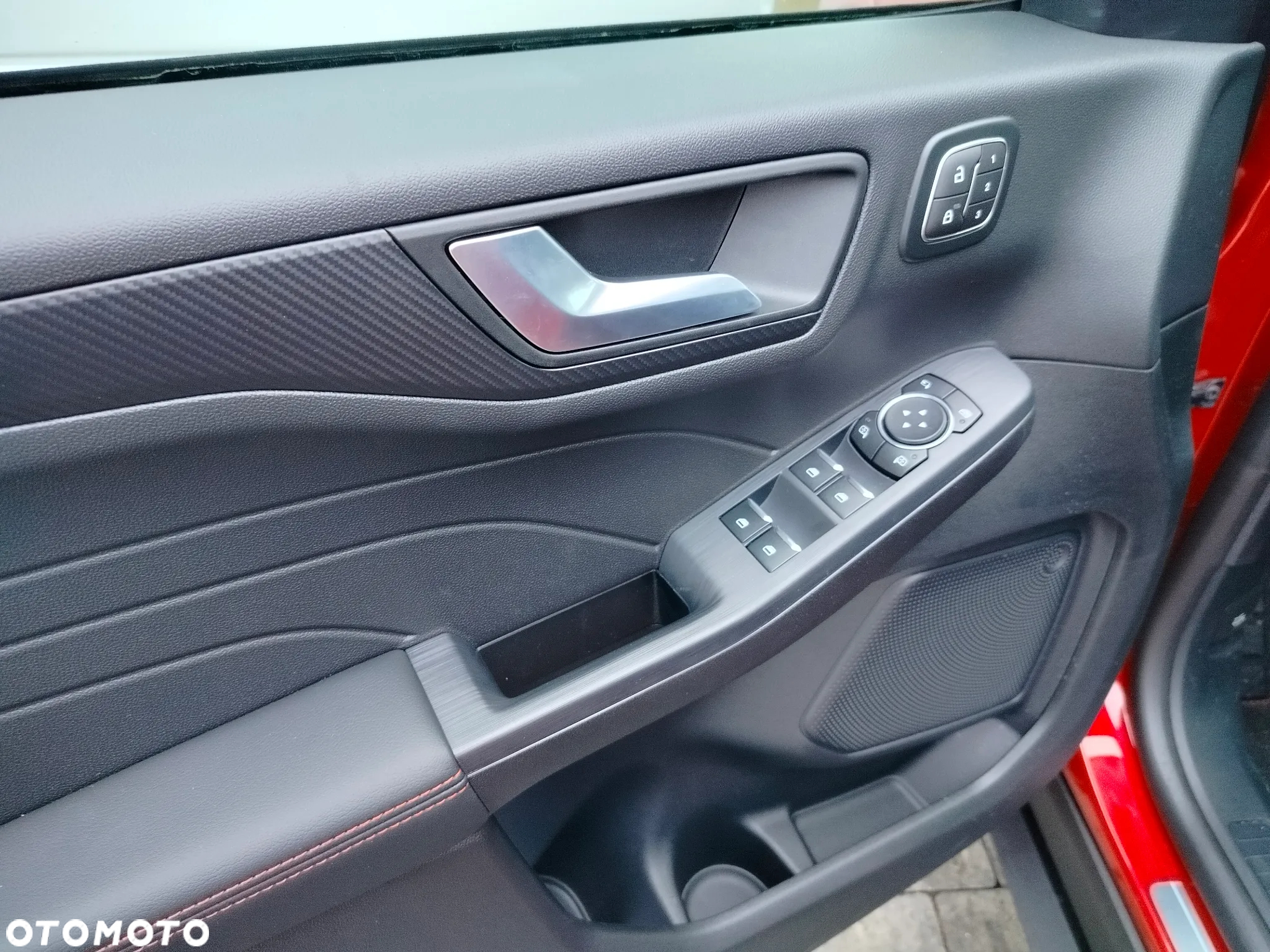 Ford Kuga 1.5 EcoBoost FWD ST-Line X - 16