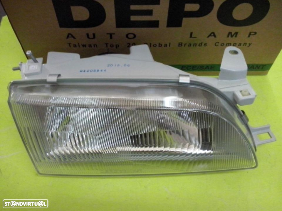 Ótica / ópticas da frente Toyota Corolla EE100 e Starvan CE100 NOVOS - 2