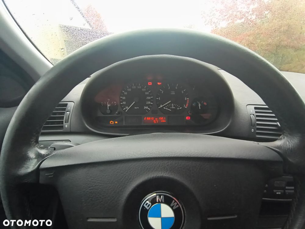 BMW Seria 3 316i - 5