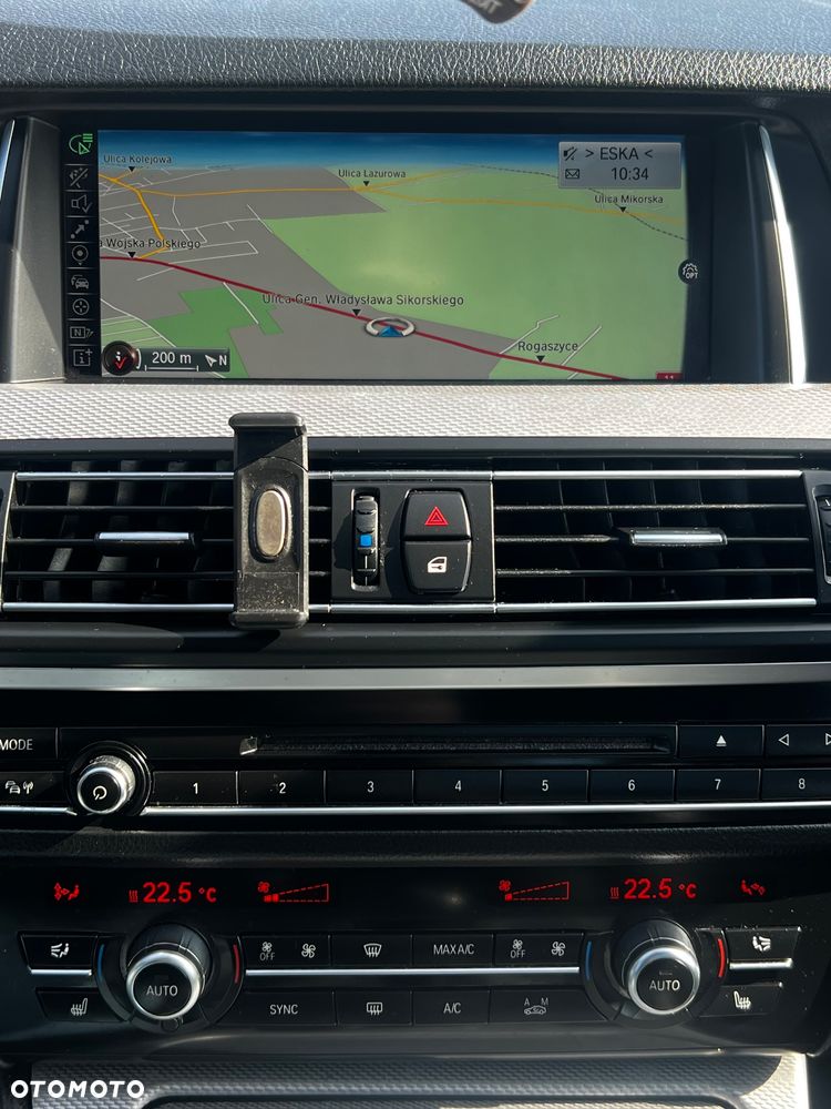 BMW Seria 5 525d Sport-Aut Modern Line - 7