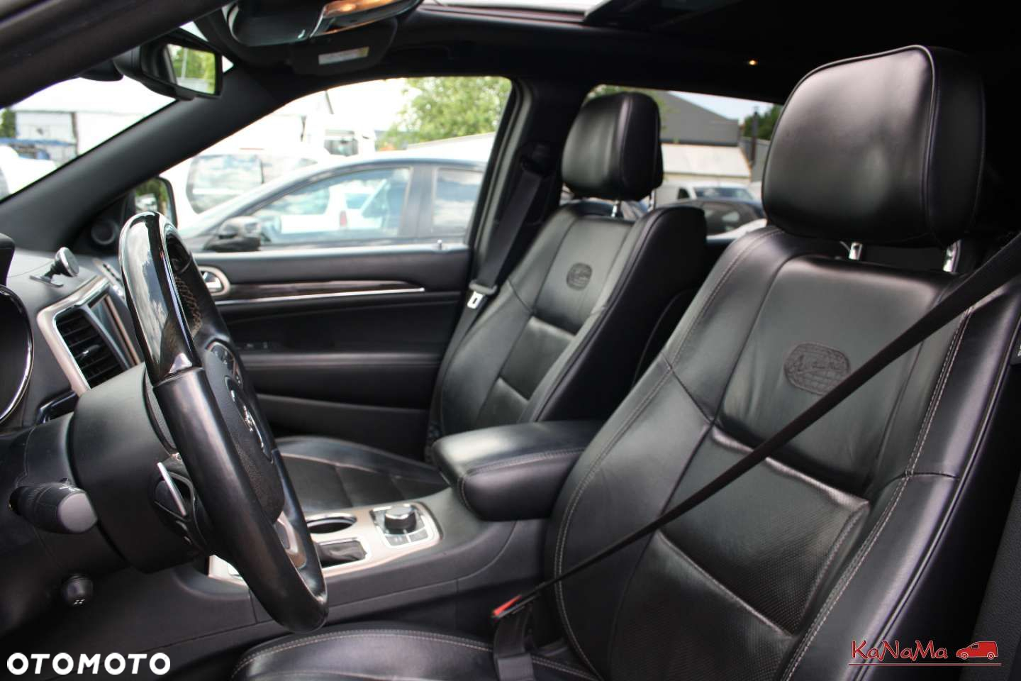 Jeep Grand Cherokee - 16