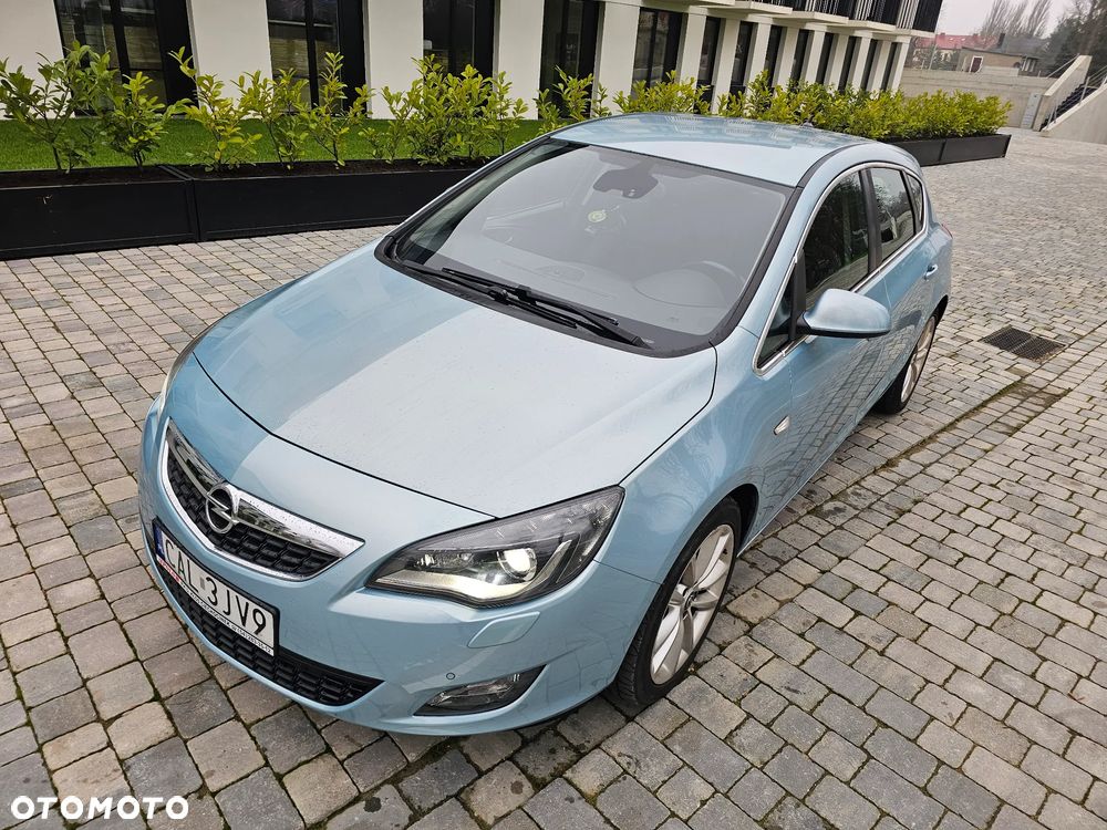 Opel Astra 1.6 T Cosmo - 6