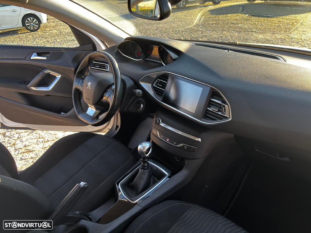 Peugeot 308 1.6 e-HDi Active - 11