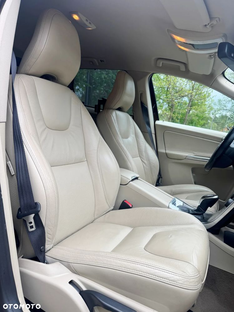 Volvo XC 60 2.4D AWD Summum - 30