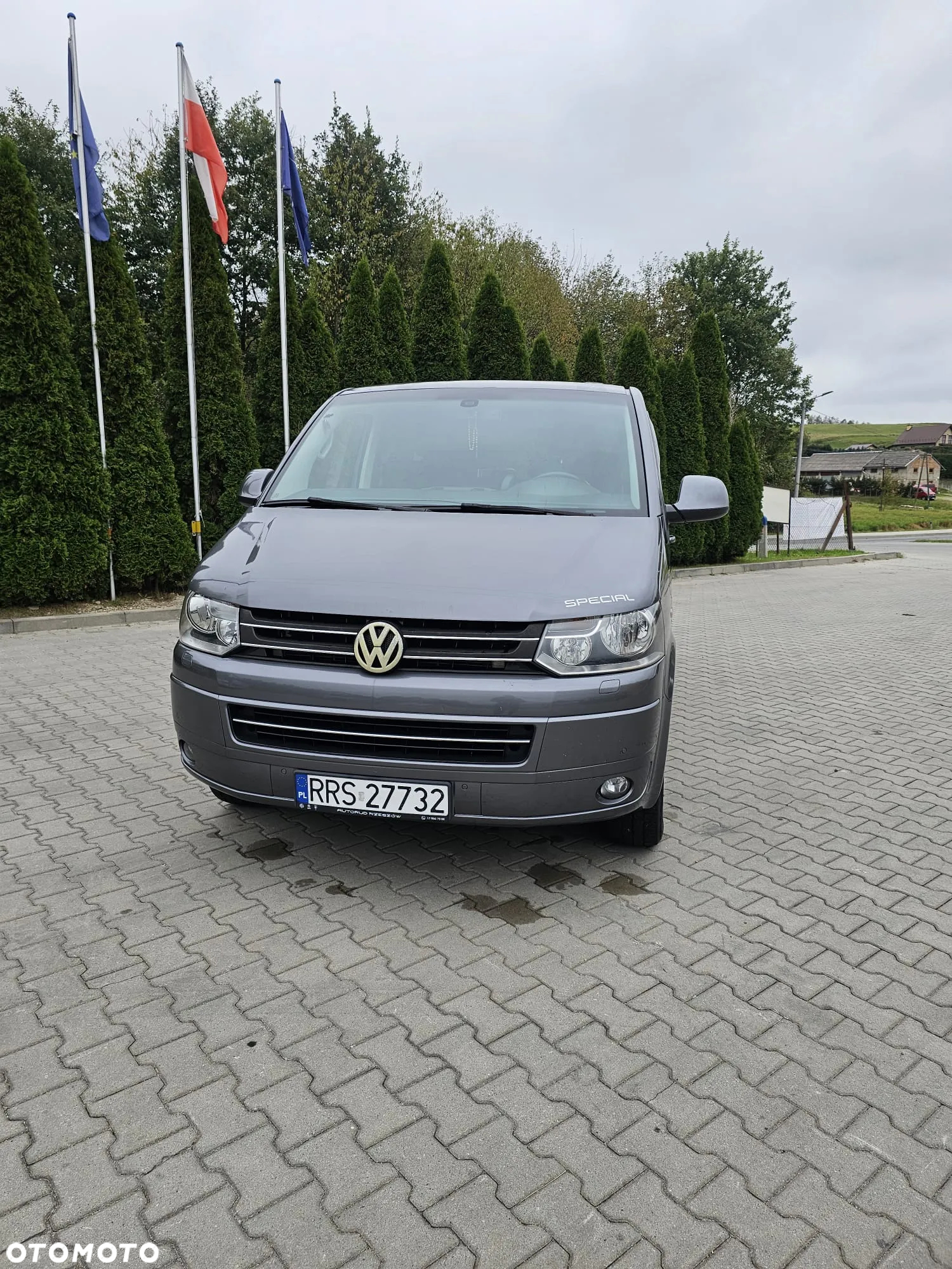 Volkswagen Multivan - 2
