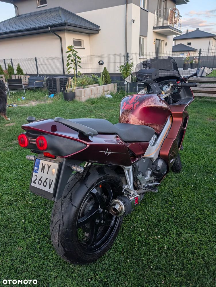 Honda VFR - 16