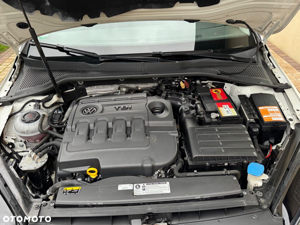 Volkswagen Golf Variant 1.6 TDI SCR DSG IQ.DRIVE - 24