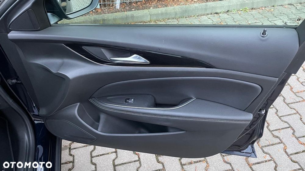 Opel Insignia 1.5 T Innovation S&S Eco - 22