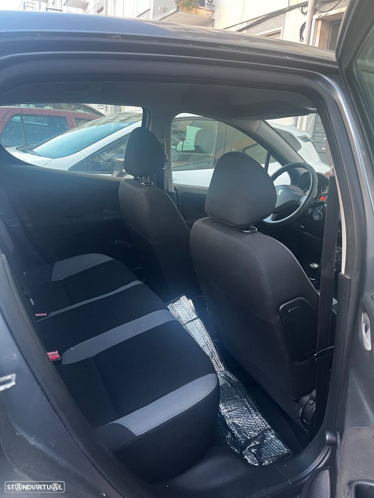 Peugeot 207 1.4 16V Trendy - 23