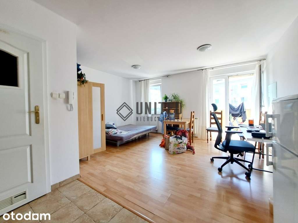 W okolicy ul. Nowowiejskiej Balkon/Piwnica