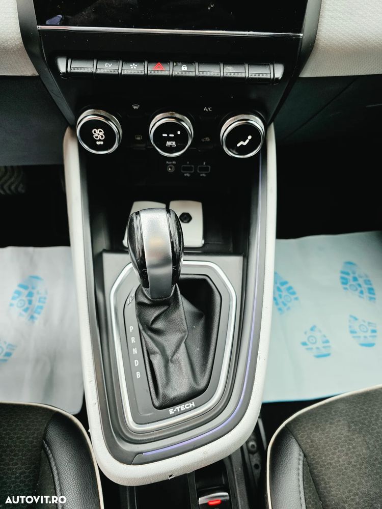Renault Clio - 10