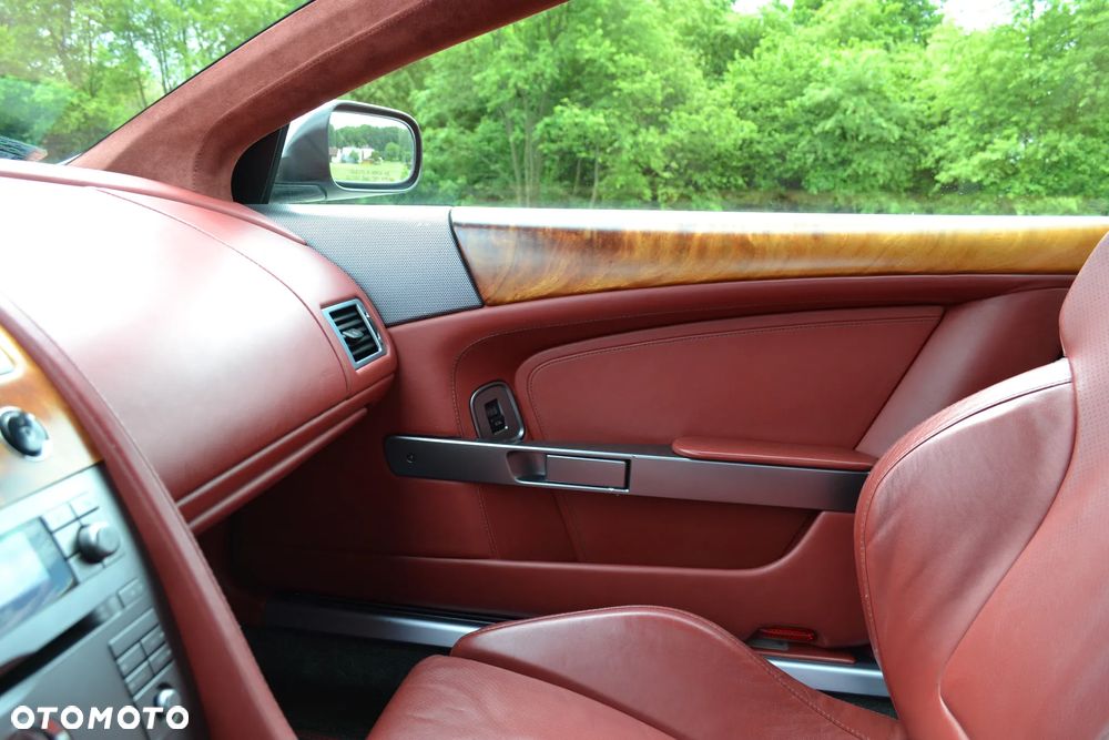 Aston Martin DB9 Touchtronic - 19
