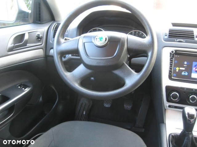 Skoda Octavia 1.6 Ambiente EU5 - 16